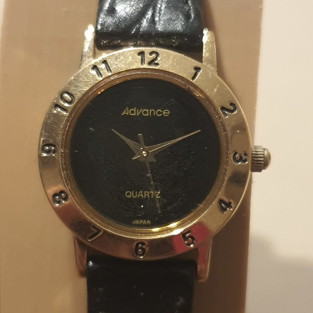 🦋10/$20🦋 Advance Goldtone/Black Leather Women's Watch